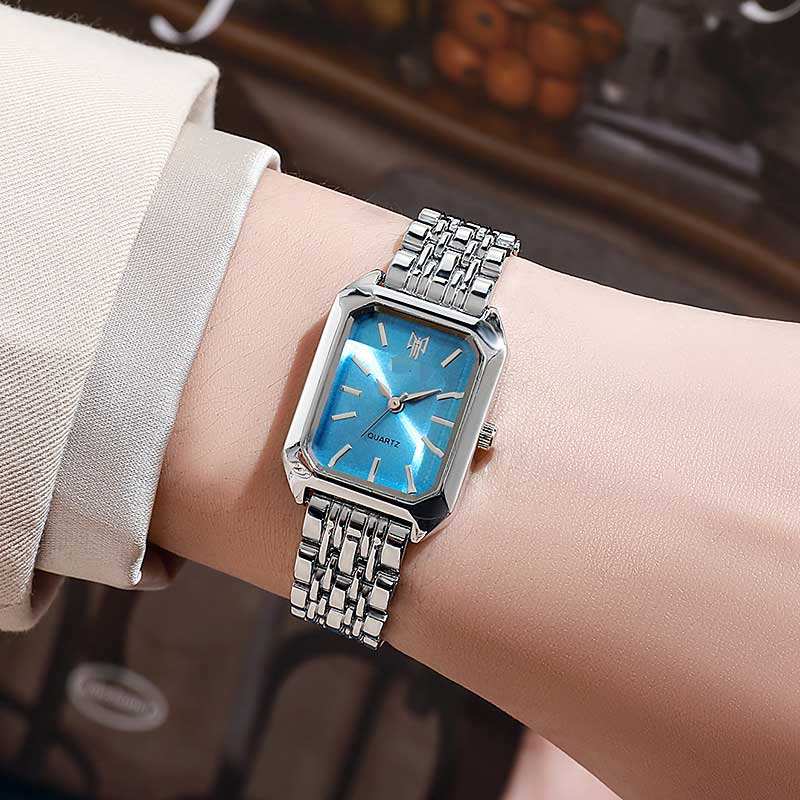 Sapphire Blue Watch (Blue)